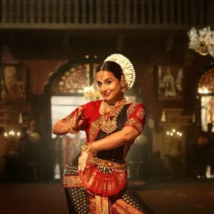 Vidya Balan Black And Red Bharatnatyam Dance Dress Costume