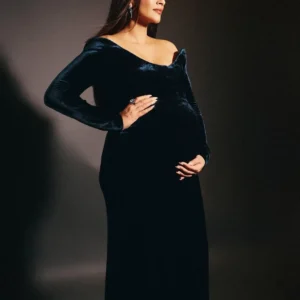 Midnight Blue Velvet Maternity Gown – Inspired by Sonam Kapoor’s Timeless Elegance